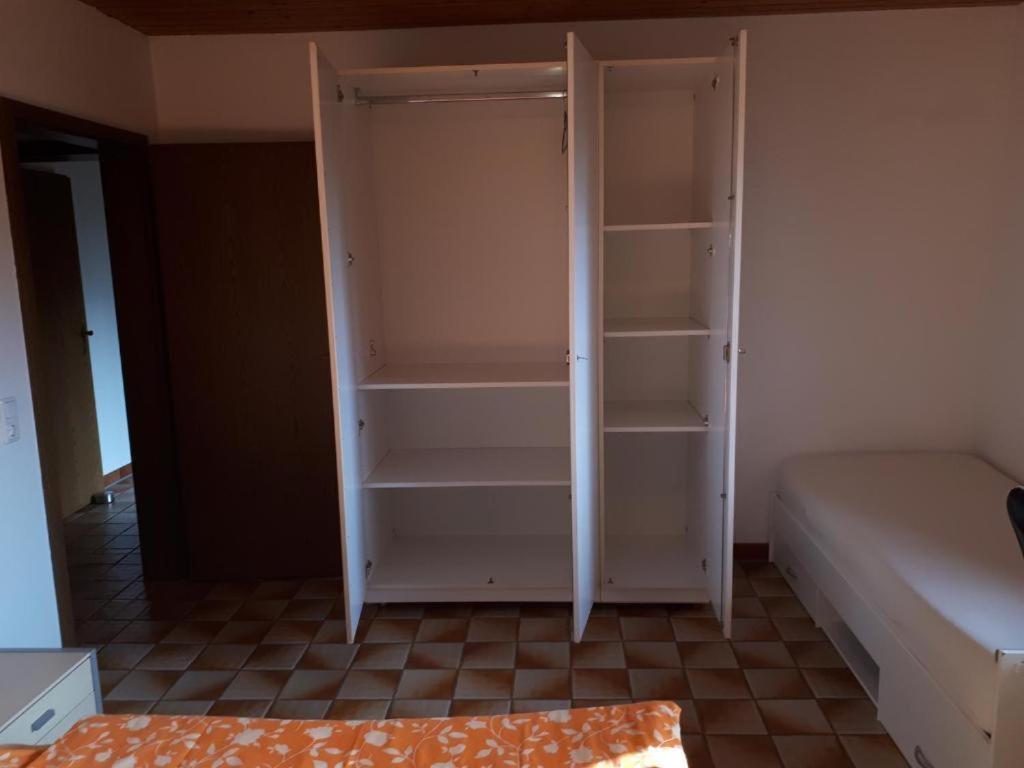 Karl-Stieler-Str. One Room In A 2 Room Appartment ; Lot Space Bruckmühl Zewnętrze zdjęcie